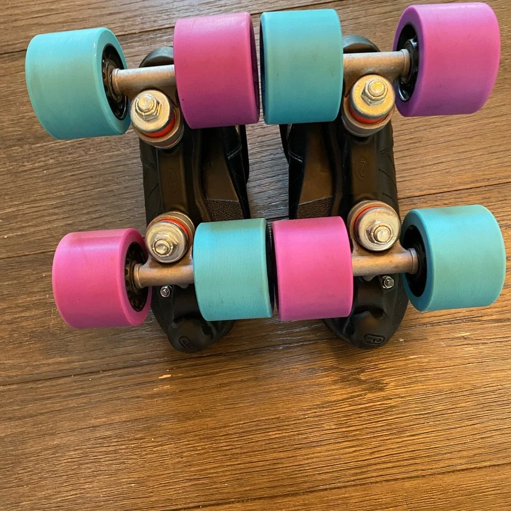 Riedell R3 Demon Roller Skate Set - Picture 5 of 10